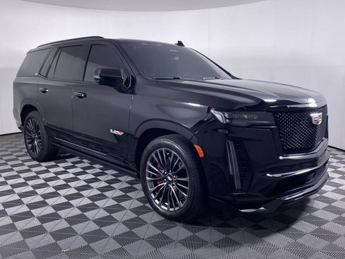 Certified 2024 Cadillac Escalade V w/ Heavy-Duty Trailer Package AWD/4WD image 23