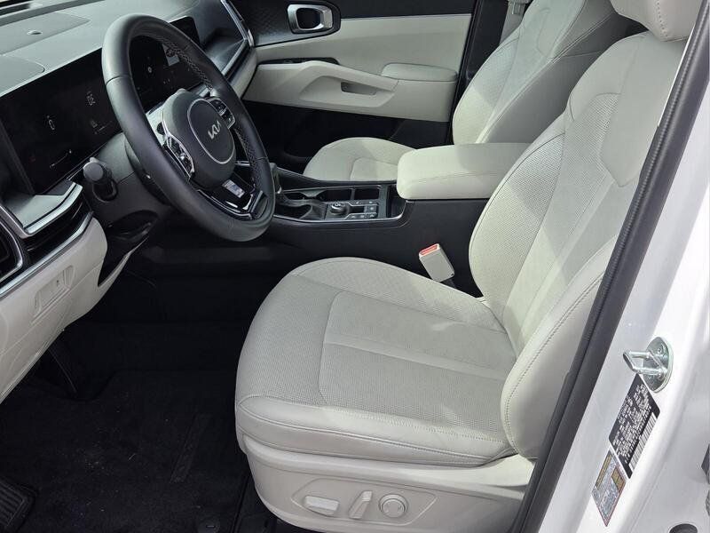 Used 2024 Kia Sorento S w/ Panoramic Sunroof Package FWD image 10