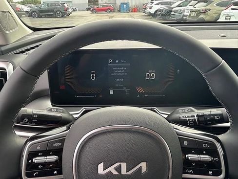 New 2025 Kia Sorento S image 17