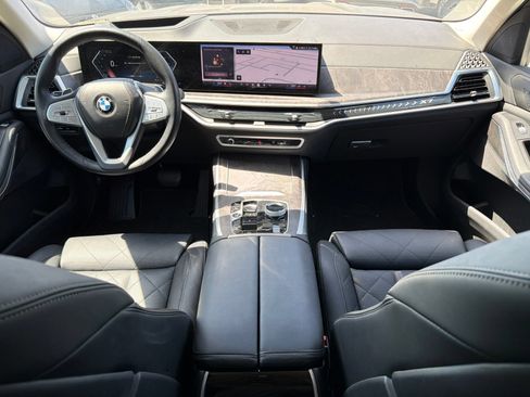 Used 2024 BMW X7 xDrive40i w/ Parking Assistance Package AWD/4WD image 6
