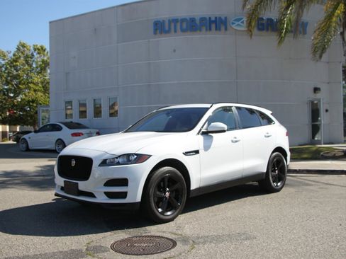 Used 2018 Jaguar F-PACE Premium image 1