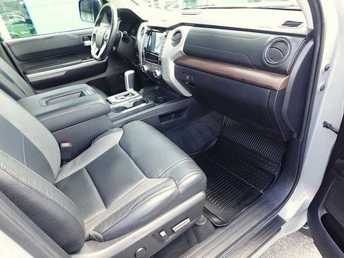 Used 2021 Toyota Tundra Limited w/ Limited Premium Package AWD/4WD image 7
