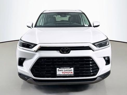 New 2026 Toyota Grand Highlander AWD image 2