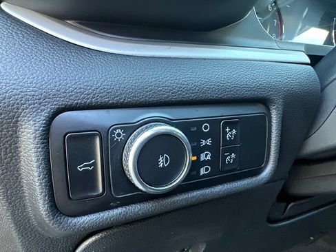Used 2023 Ford Explorer XLT w/ Equipment Group 202A RWD image 20