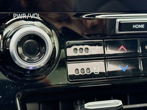 Used 2021 Toyota Highlander Platinum image 21