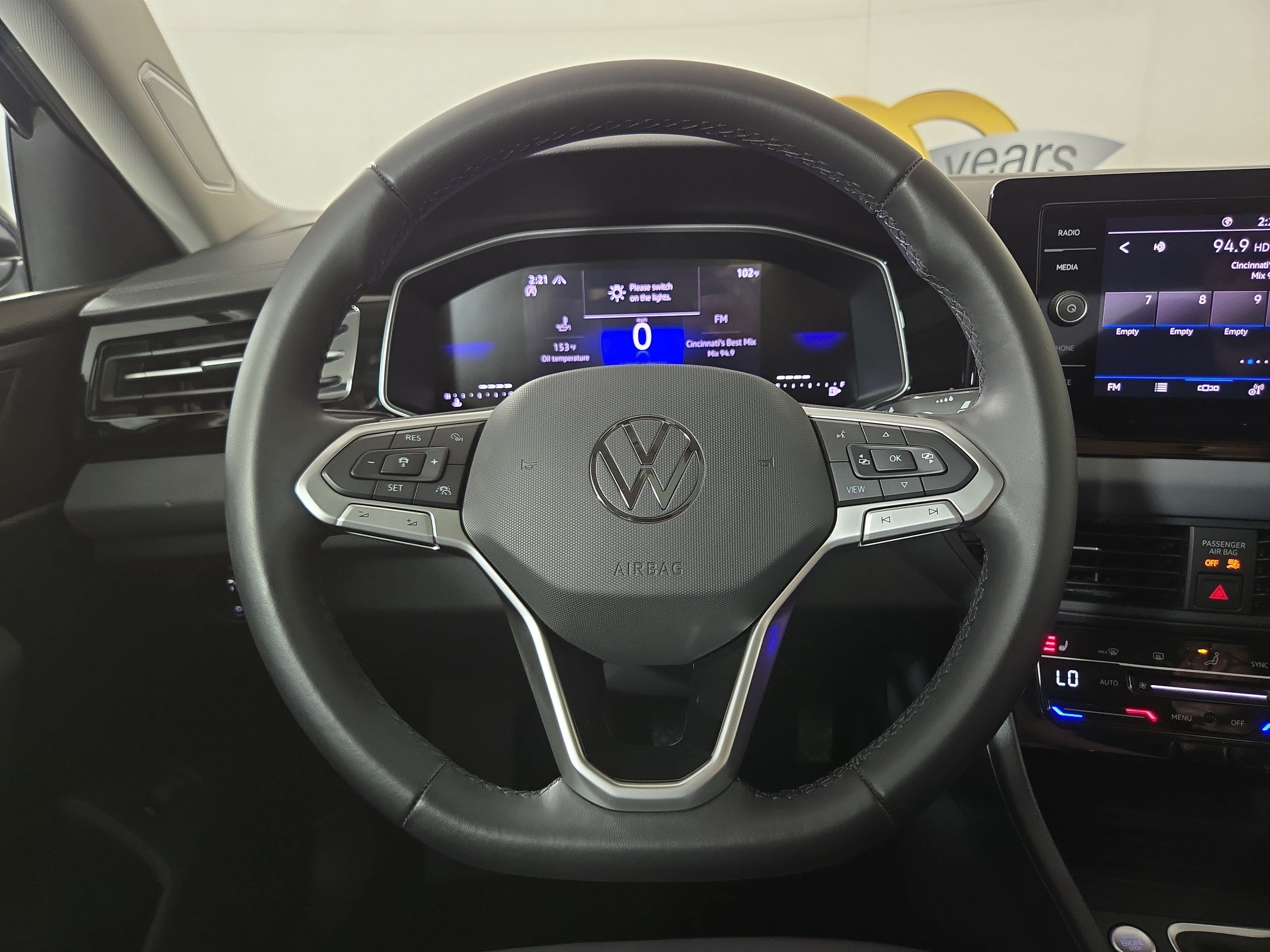 Used 2025 Volkswagen Jetta SE FWD image 14