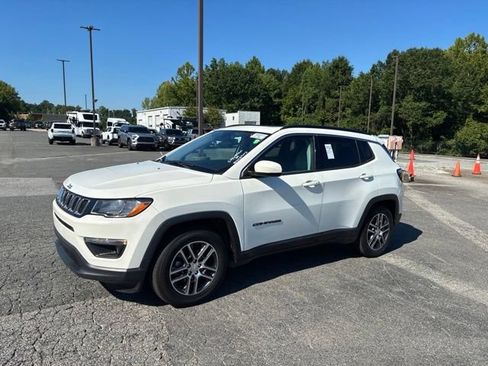 Used 2020 Jeep Compass Latitude FWD image 4