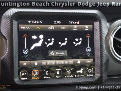 Used 2021 Jeep Wrangler Unlimited Sahara image 33