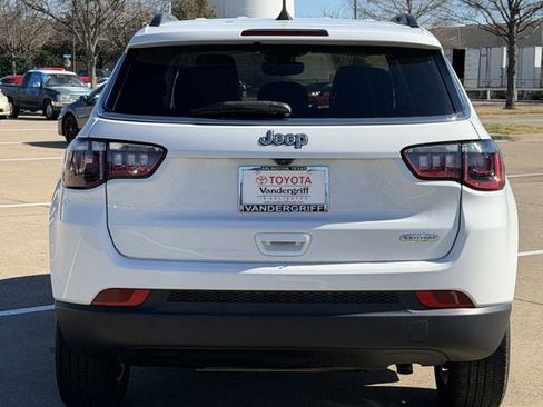 Used 2022 Jeep Compass Latitude image 5