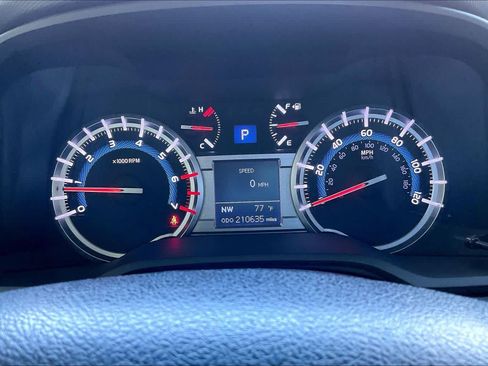 Used 2019 Toyota 4Runner SR5 Premium AWD/4WD image 25