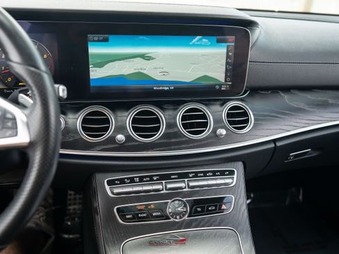 Used 2018 Mercedes-Benz E 43 AMG 4MATIC Sedan image 29