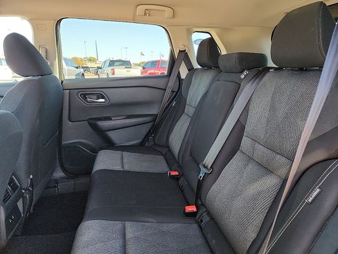 Used 2024 Nissan Rogue SV image 5