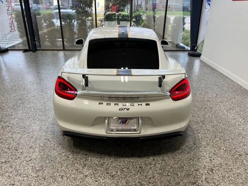 Used 2016 Porsche Cayman GT4 image 3