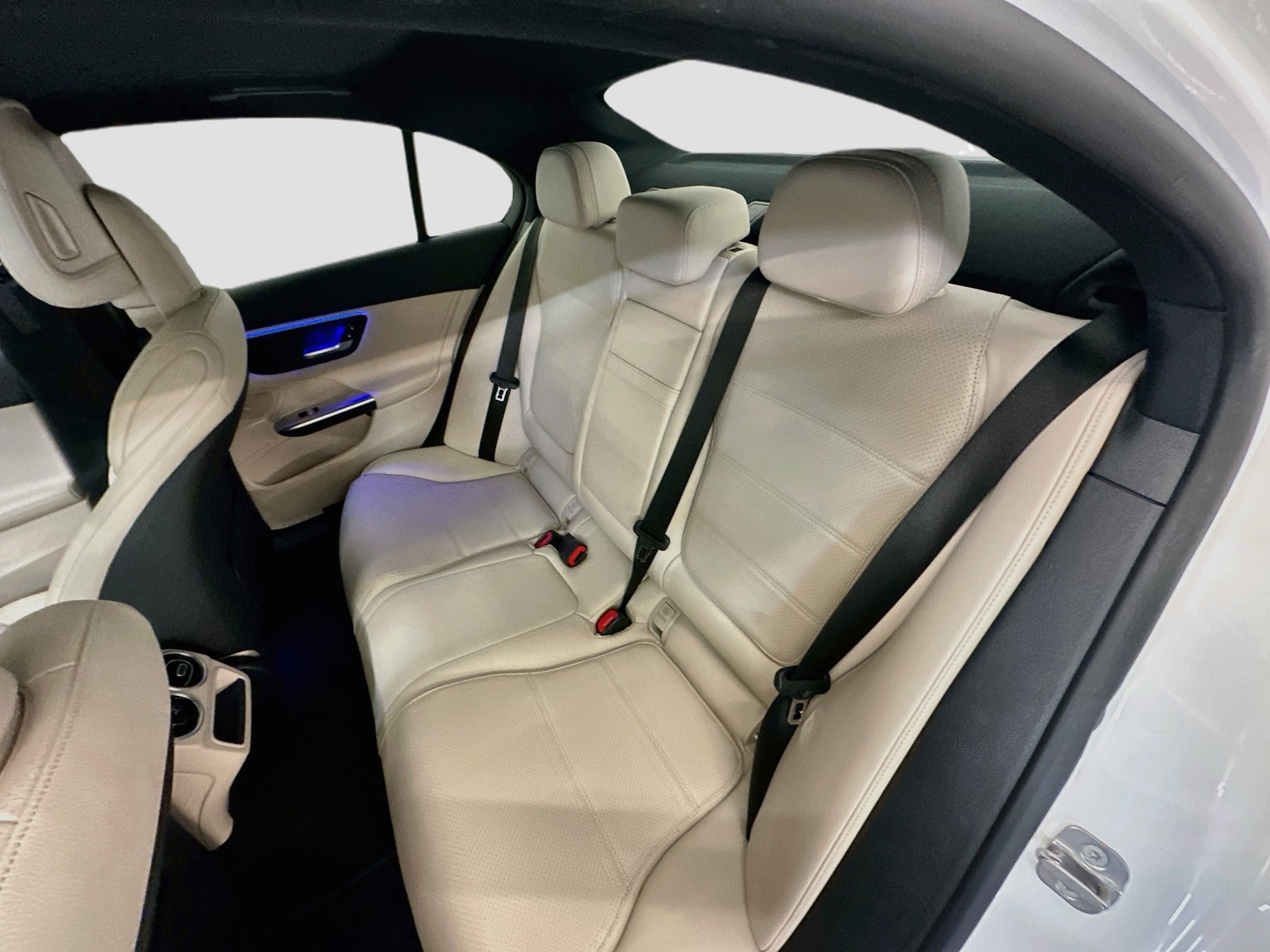 Used 2025 Mercedes-Benz C 300 4MATIC Sedan image 29