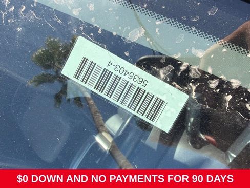Used 2025 Kia Carnival FWD image 2