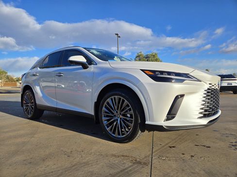New 2026 Lexus RX 450h AWD image 2