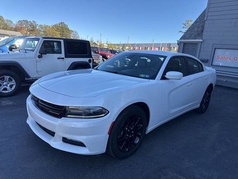 Used 2015 Dodge Charger SXT w/ AWD Premium Group image 3