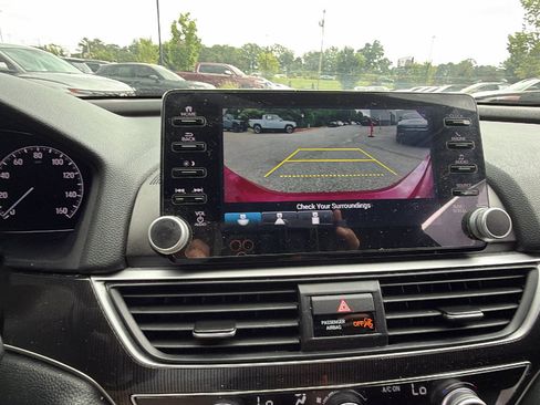 Used 2021 Honda Accord Sport image 32