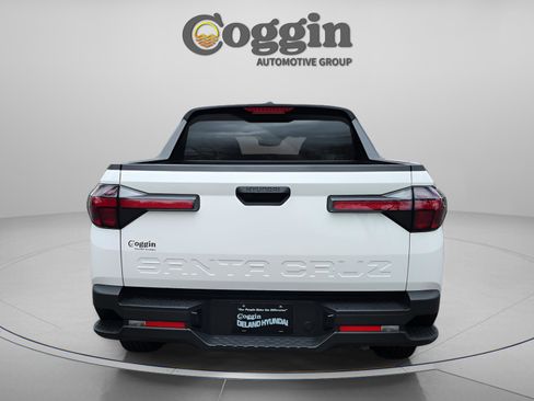 Certified 2025 Hyundai Santa Cruz SE FWD image 4