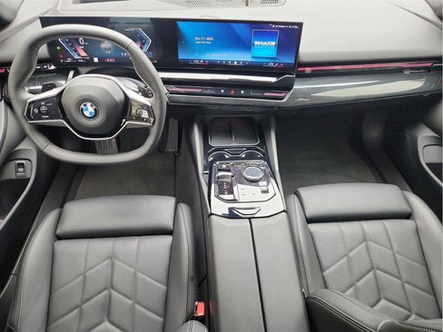 Used 2024 BMW 530i RWD image 21