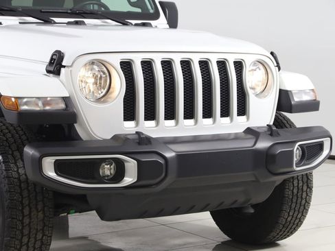 Used 2022 Jeep Wrangler Unlimited Sahara w/ Cold Weather Group AWD/4WD image 39
