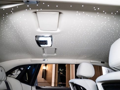 Used 2026 Rolls-Royce Phantom Sedan RWD image 16