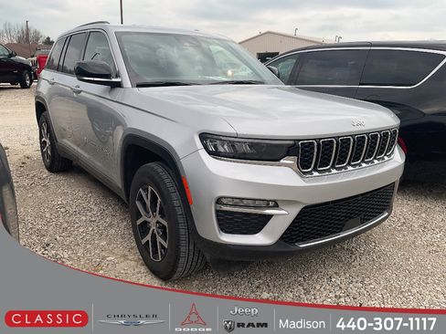 Used 2024 Jeep Grand Cherokee Limited image 1