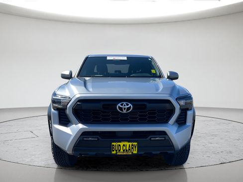 Certified 2024 Toyota Tacoma TRD Off-Road AWD/4WD image 8