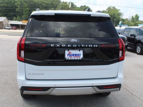 Used 2025 Ford Expedition Platinum AWD/4WD image 12