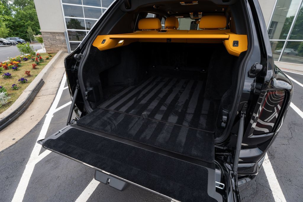 Used 2025 Rolls-Royce Cullinan AWD/4WD image 70