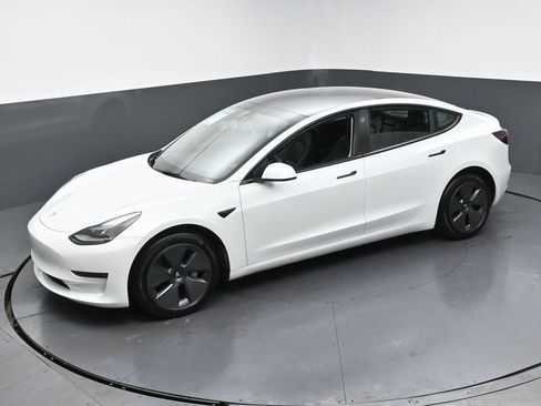 Used 2023 Tesla Model 3 Standard Range image 44
