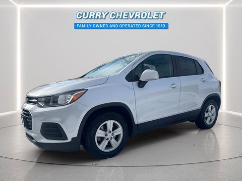 Used 2020 Chevrolet Trax LS w/ Tint and Cruise Package image 4