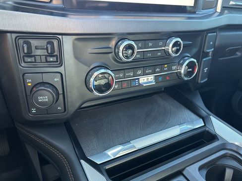 Used 2024 Ford F250 Platinum w/ FX4 Off-Road Package image 65