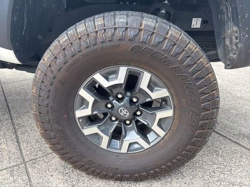 Used 2023 Toyota Tacoma TRD Off-Road AWD/4WD image 13