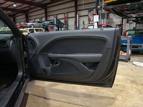 Used 2016 Dodge Challenger SRT Hellcat RWD image 32