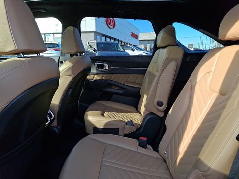Used 2024 Kia Sorento SX Prestige w/ Olive Brown Leather Package image 10