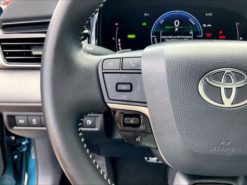 Used 2025 Toyota Camry SE FWD image 44