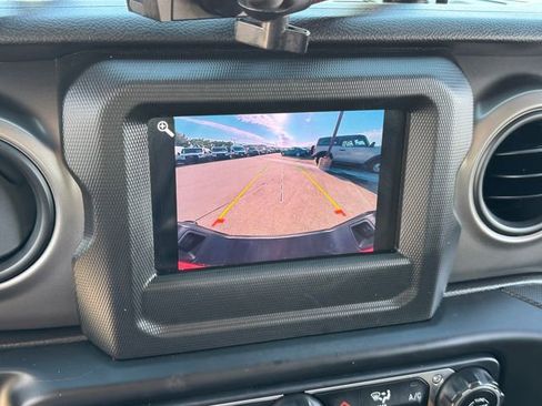 Used 2021 Jeep Gladiator Sport AWD/4WD image 25