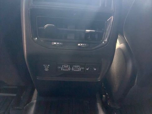 Used 2022 Jeep Grand Cherokee Limited AWD/4WD image 12