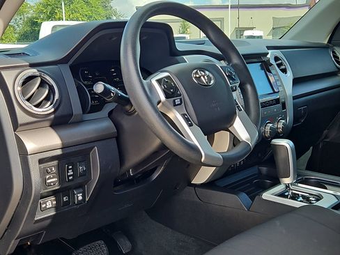 Used 2021 Toyota Tundra SR5 w/ SR5 Upgrade Package AWD/4WD image 10