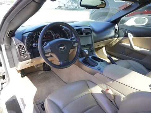 Used 2007 Chevrolet Corvette Coupe w/ Preferred Equipment Group RWD image 4