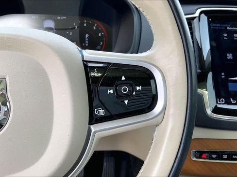 Used 2022 Volvo XC90 T6 Momentum w/ Advanced Package AWD/4WD image 24