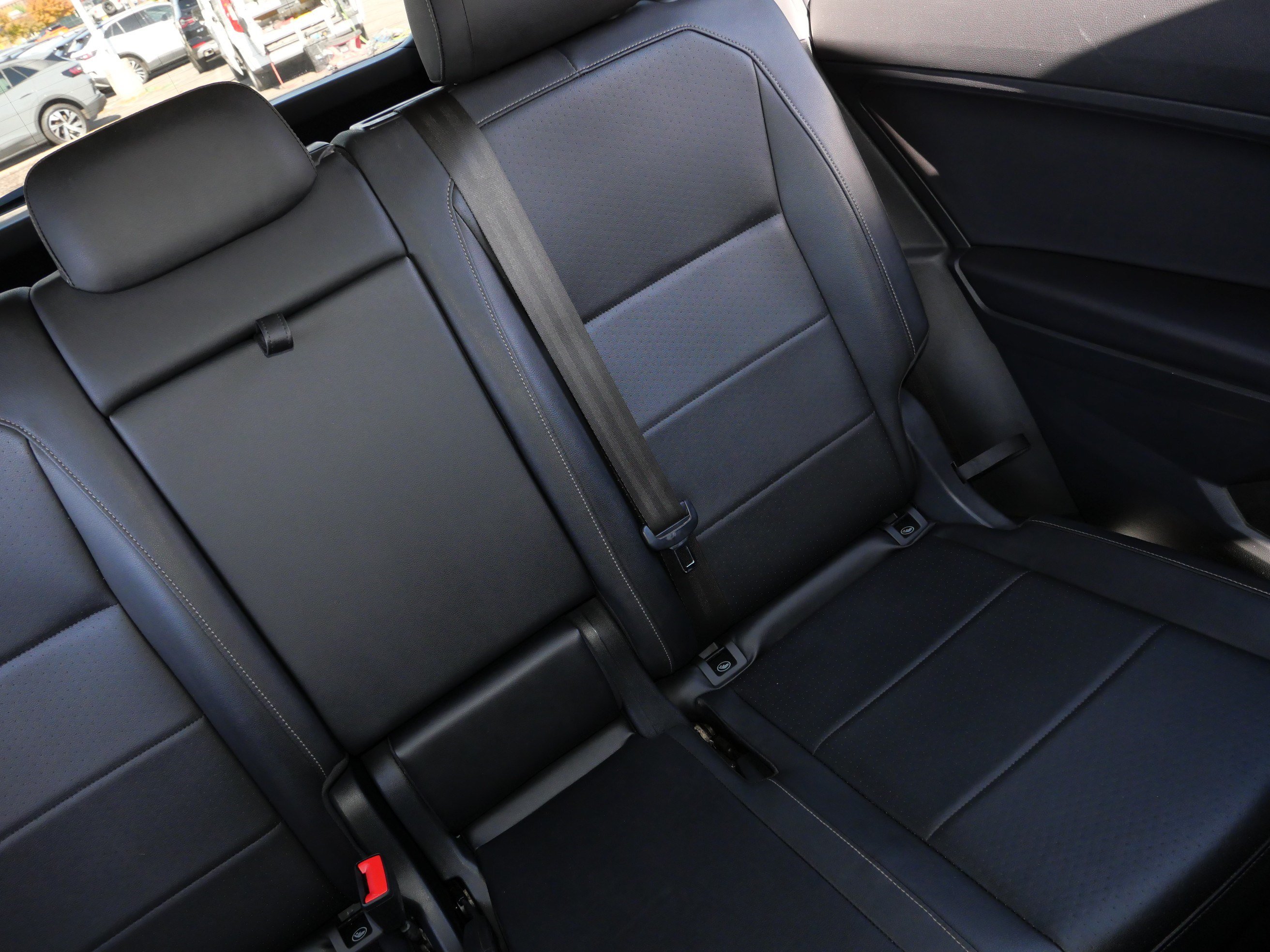 Used 2019 Volkswagen Tiguan SE w/ Panoramic Sunroof Package AWD/4WD image 14