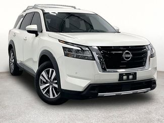 Used 2023 Nissan Pathfinder SL AWD/4WD video 1