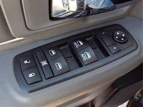 Used 2016 RAM 1500 Big Horn image 17