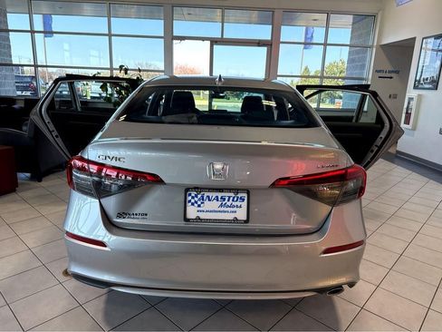 Used 2023 Honda Civic Sport image 12