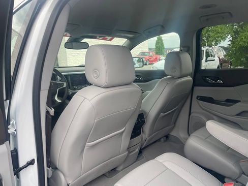 Used 2023 GMC Acadia SLT w/ Technology Package FWD image 24