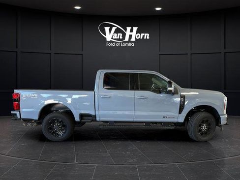 New 2026 Ford F250 Lariat w/ Black Appearance Package AWD/4WD image 8