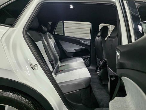 Used 2023 Volkswagen ID.4 2WD image 16