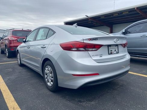Used 2017 Hyundai Elantra SE image 11